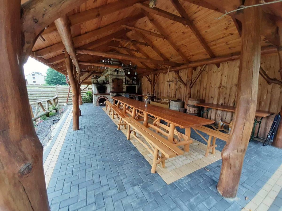 Gospodarstwo Agroturystyczne Pod Lasem Maria Plazio Narol エクステリア 写真