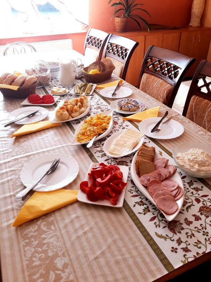 Gospodarstwo Agroturystyczne Pod Lasem Maria Plazio Narol エクステリア 写真